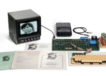 Çalışır durumda nadir bir Apple I bilgisayar açık artırmaya çıkartılacak