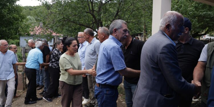 Çewlîg’de özgürlük mücadelesinde yaşamını yitirenler için taziye