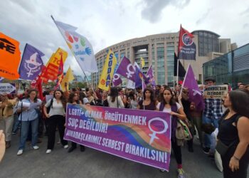 İstanbul’da LGBTİ+ gözaltıları protestosu: Çok sayıda gözaltı
