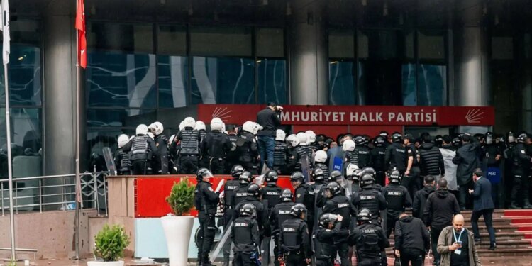 CHP kurultay davası için temyiz başvurusunu geri çekti