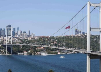 Boğaziçi, FSM köprüleri ve birçok otoyol için özelleştirme kararı
