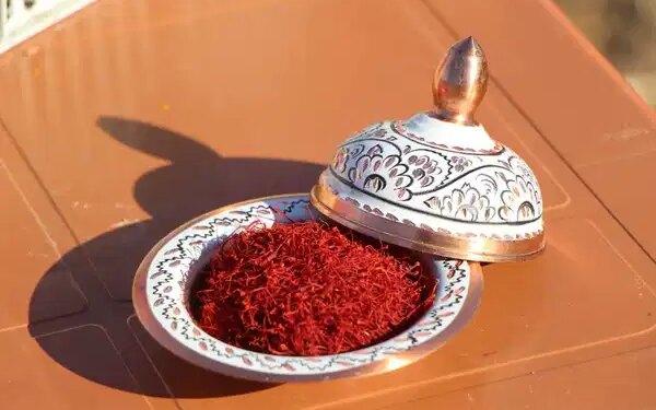 150 bin çiçekten yalnızca 1 kilogram elde ediliyor! Gramı altınla yarışıyor