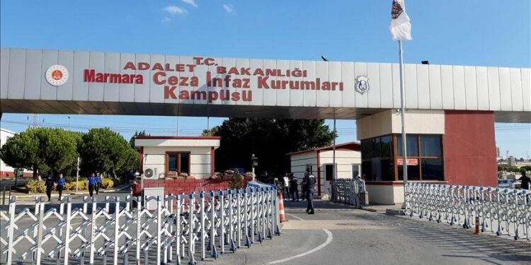 Açlık grevindeki tutsakların avukatı: Marmara Cezaevi suç işliyor