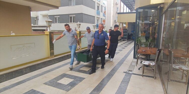Rus turist otel koridorunda ölü bulundu