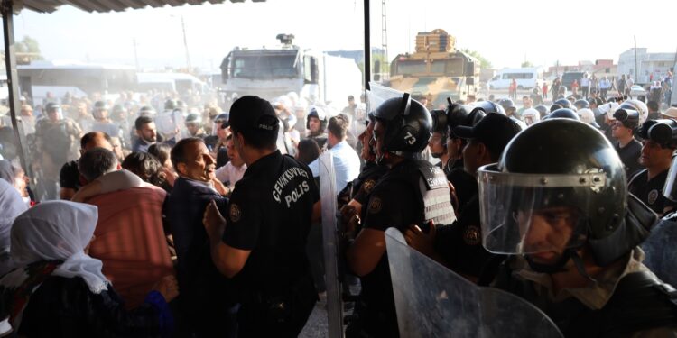 Kimyasal saldırıları protesto eden 28 kişinin davası bilirkişiye gönderildi