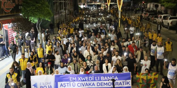 Wan’da 1 Eylül yürüyüşü: Binler barış için alanlardaydı