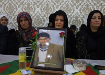 Çocukken uğurladıkları abilerinin 37 yıl sonra taziyesini kabul ettiler