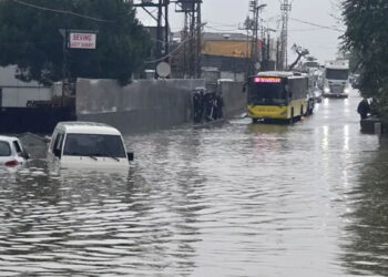 İstanbul’da su birikintisine basan çocuk elektrik akımına kapılarak hayatını kaybetti