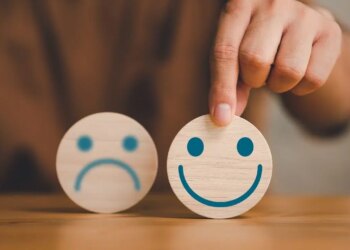 Dışarıdan mutlu görünürken içten içe tükenmek: ‘Gülümseyen depresyon’ nedir, belirtileri neler?