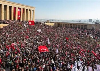 10 Kasım resmi tatil mi? 10 Kasım hangi güne denk geliyor?