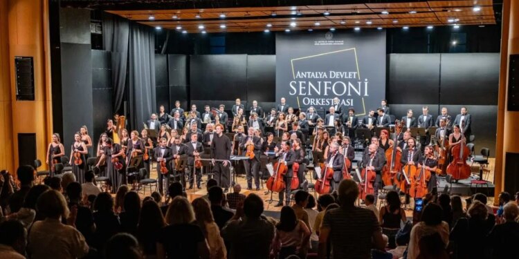 Antalya Devlet Senfoni Orkestrası Mahler’in 5. Senfonisi’ni seslendirdi