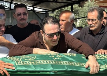Atilla Taş’ın 34 yaşındaki kızı Sezen Taş Mersin’de toprağa verildi: 14. kattan düşerek yaşamını yitirmişti