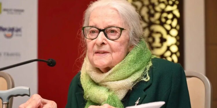 Felsefe ve insan haklarına adanmış bir ömür: Prof. Dr. İoanna Kuçuradi hayatını kaybetti