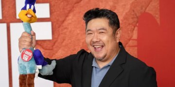 Bugs Bunny ve Daffy Duck’ın sesi Eric Bauza hayatını kaybetti