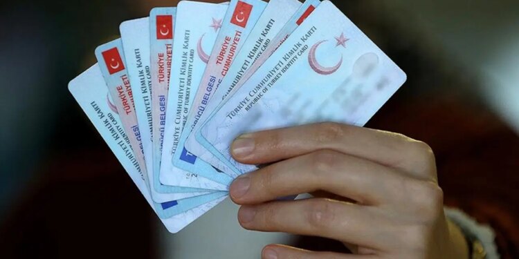 Yeni kimlik kartı başvurusu nasıl, nereden yapılır? Kimlik kartı başvurusu için gerekli belgeler neler, ücreti ne kadar?