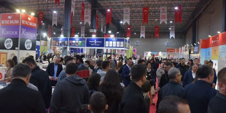 Tüyap Denizli Kitap Fuarı kapılarını açtı