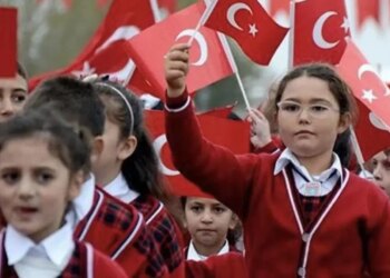 29 Ekim şiirleri: İlkokul, ortaokul ve lise için en güzel Cumhuriyet şiirleri