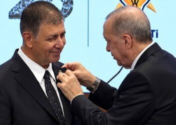İzmir Büyükşehir Belediye Başkanı Tugay AKP’ye geçti