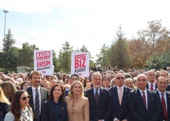 AYM önünde ‘erişim engeli’ eylemi: Sansüre direneceğiz