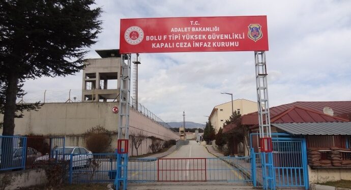 ‘Sayın Öcalan’ dedi tahliyesi 6 yıl ertelendi: DEM Parti konuyu Meclis’e taşıdı