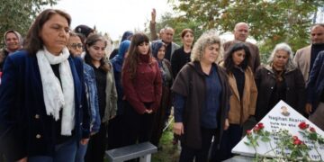 Nagihan Akarsel mezarı başında anıldı: Kalemi yerde kalmayacak