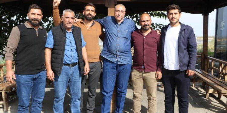 30 yıllık tutsaklıktan sonra memleketinde karşılandı: Amacı olan başı dik çıkıyor