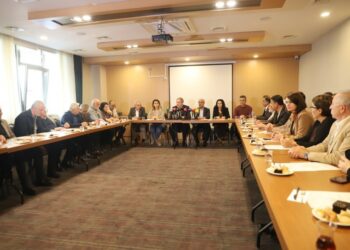 Kürt siyasi partileri ve kurumlarıyla buluşan Bakırhan: Süreci birlikte yürütelim