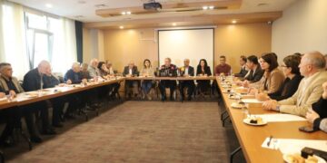 Kürt siyasi partileri ve kurumlarıyla buluşan Bakırhan: Süreci birlikte yürütelim