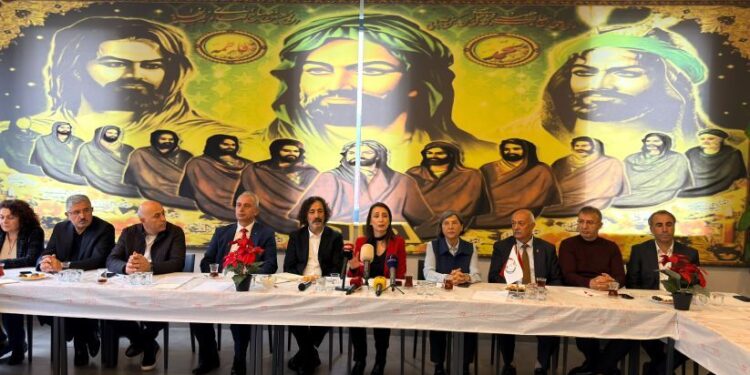 Hatimoğulları Alevi temsilcileriyle görüştü: Bize ümmet kardeşliği yetmez, eşit yurttaşlık da gerekiyor