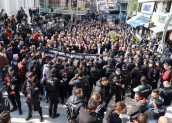 AYM Wan’daki eylem yasaklarını hukuka aykırı buldu