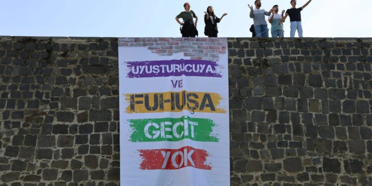 Uyuşturucu dosyamızın ilk bölümü yarın Yeni Yaşam’da