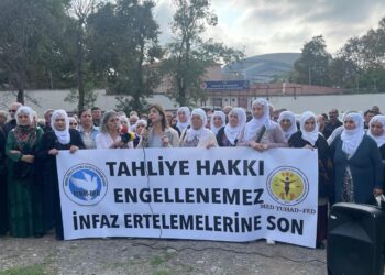 Tutsaklar için cezaevi önünde eylem: Tahliye hakkı engellenemez