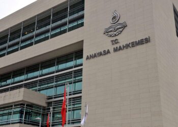 AYM’nin ihlal kararlarına rağmen 12 kitap ve dergiye yasak