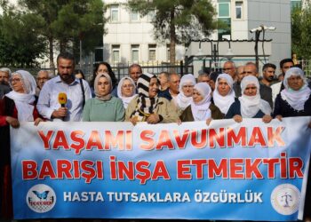 Amed’de tahliyelerin engellenmesine tepki