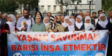 Amed’de tahliyelerin engellenmesine tepki