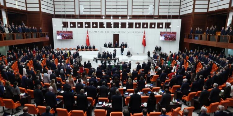 Meclis açılış resepsiyonu boykotlarla başladı