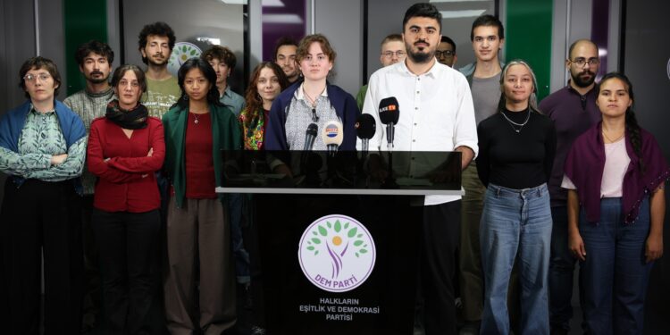 Enternasyonal Gençlik Heyeti’nden Abdullah Öcalan’ı ziyaret başvurusu