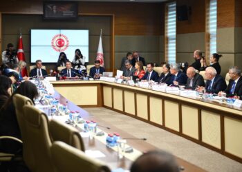 Mekke Anlaşması Dışişleri Komisyonu’ndan geçti