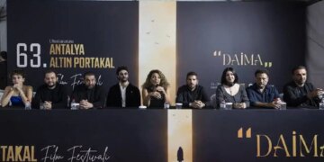 Altın Portakal Film Festivali’nde ‘Artakalan’ ve ‘Düğün Şarkıcısı’ seyirciyle buluştu: Sinemamız ‘kurtulur’ mu?