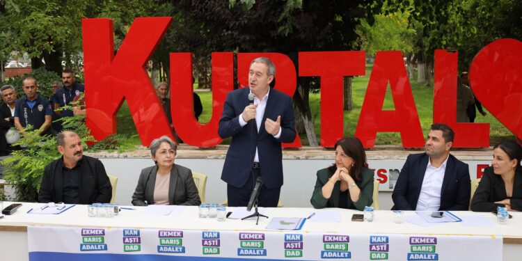 Sêrt’te start verildi: DEM Parti’den ‘Ekmek, Barış ve Adalet İçin Bütçe’ kampanyası