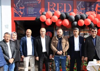 Çorum’da fantezi iç giyim mağazası dualarla açıldı