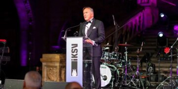 İKSV gala gecesinde genç sanatçılara destek verildi