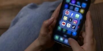15 yaş altı sosyal medya düzenlemesi yürürlüğe girdi mi? 15 yaş altı sosyal medya yasağı hangi maddeleri içeriyor?