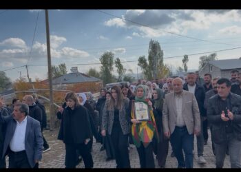 Aykut Özmen için kurulan taziye kitlesel ziyaret