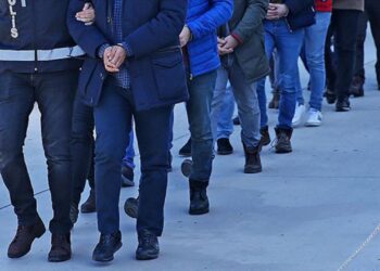 Çağrı merkezlerine operasyon: 95 gözaltı