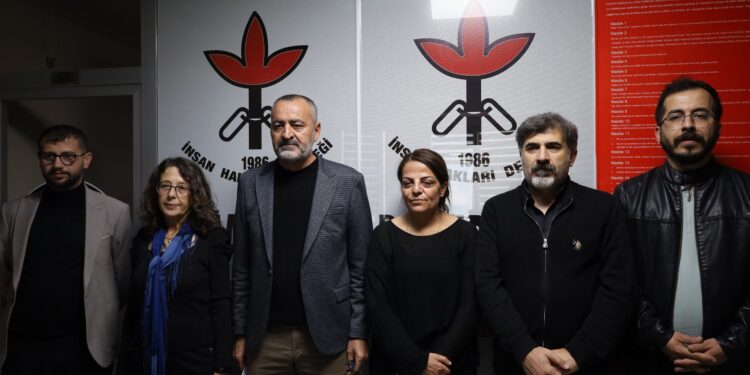İHD: Yasal düzenleme MGK kararları beklenmeden uygulanmalı
