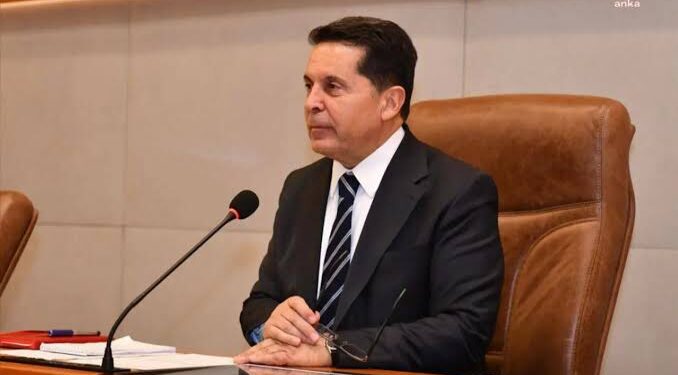 Ahmet Özer, Yeni Parti’ye geçtiğini duyurdu