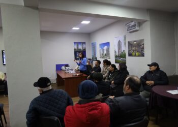 DEM Parti, Beykoz’da evleri yıkılmak istenen yurttaşlarla bir araya geldi