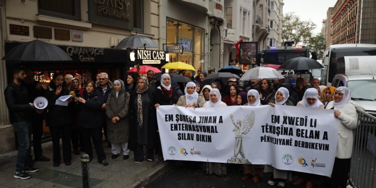 Suriye Konsolosluğu önünde Kobanê açıklaması: Rojava Devrimi’nin kazanımları korunmalı