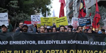 Hayvan hakları savunucularından eylem